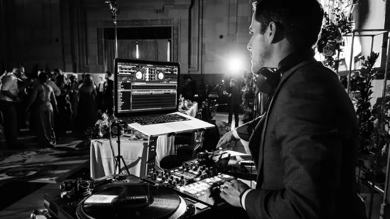DJ Alex Reed
