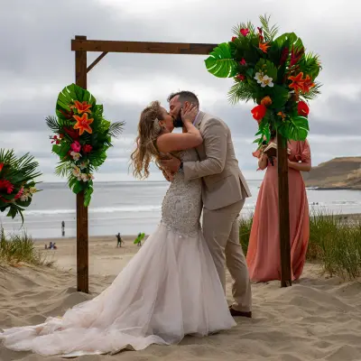 Jesse Sieden, wedding photographer in Seattle, WA