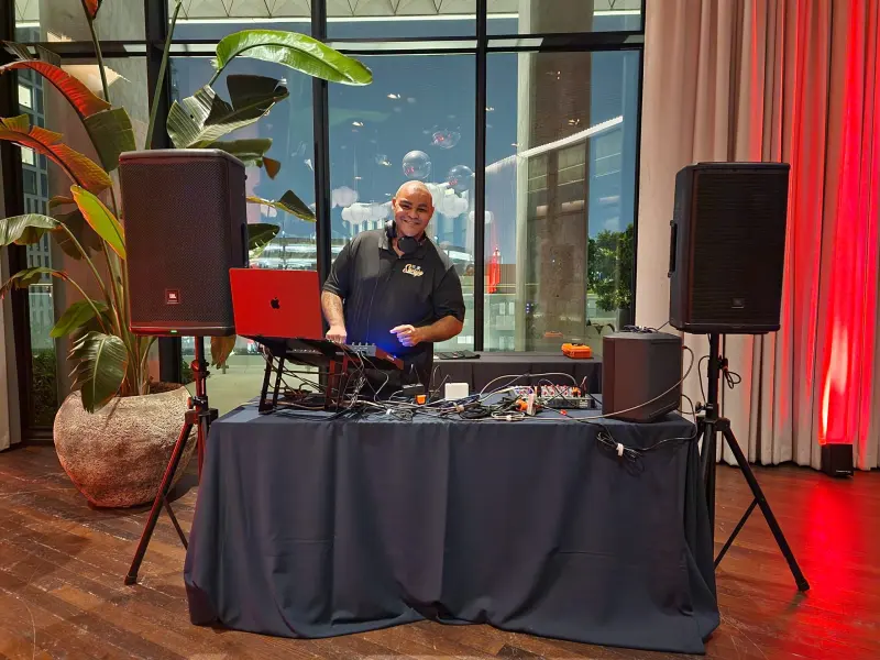 DJs in Dallas Co.